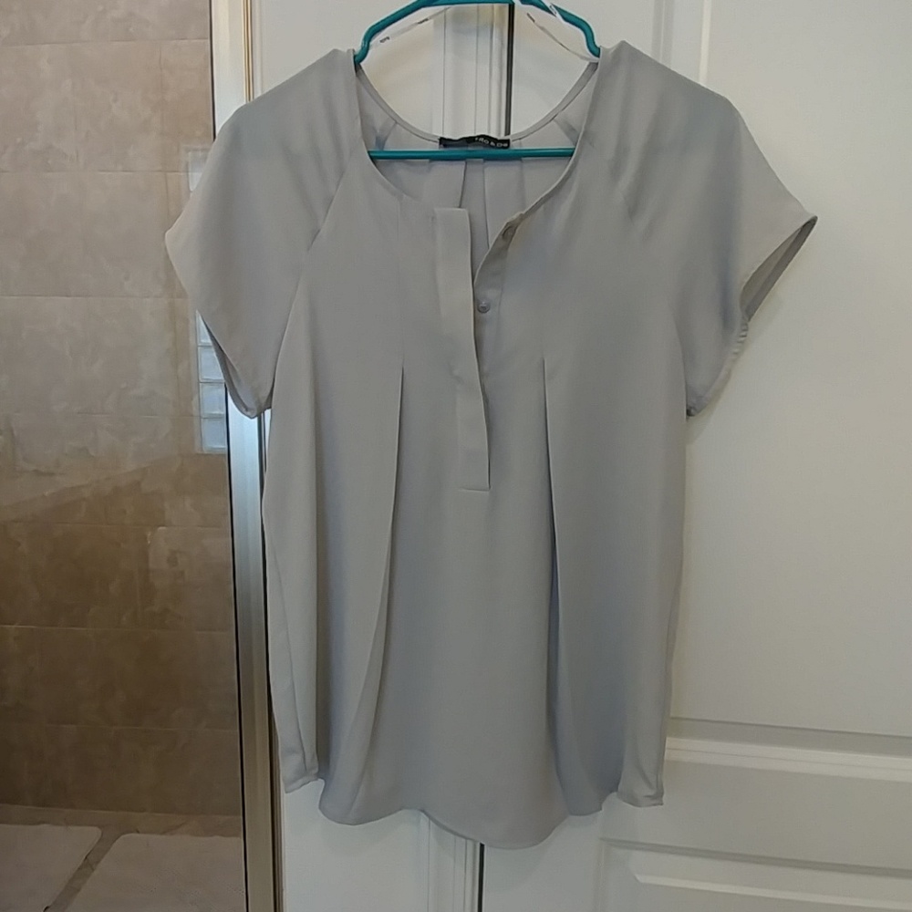 NWOT * Gray women's blouse Ro & De